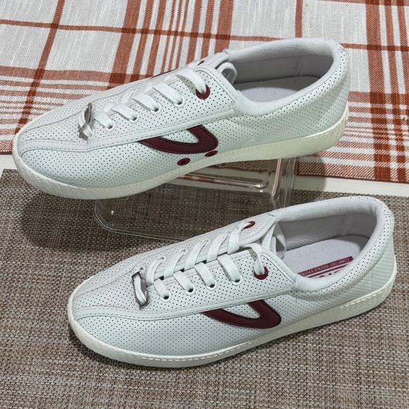 Tretorn NY Lite 67 Elite Perforated Leather Sneakers. W 7.5 Like new condition. - Picture 2 of 11
